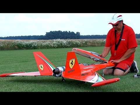 400 KMH WILD HORNET RC TURBINE JET / RBB INTERVIEW, FLIGHT AND HARD LANDING / Rehfelde Germany 2016 - UCH6AYUbtonG7OTskda1_slQ