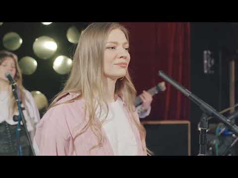Melada & The Freaking Cool Band - Staying True