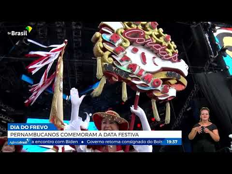 Pernambucanos comemoram o Dia do Frevo