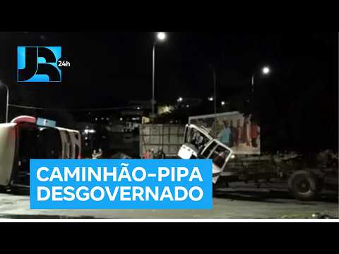 Caminhão-pipa desgovernado bate <strong>em</strong> ônibus e deixa 26 feridos <strong>em</strong> Pernambuco