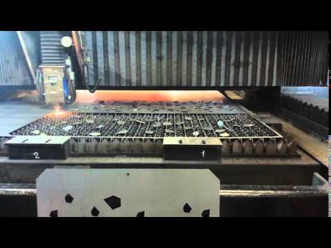 Taglio laser dei pannelli in acciaio che compongono le 3 sospensioni.