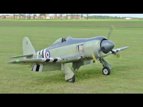 GIANT 1/4 SCALE RC HAWKER SEAFURY / FOLDING WINGS MICK ROUGHAM MODEL AIRCRAFT SHOW - 2014 - UCMQ5IpqQ9PoRKKJI2HkUxEw