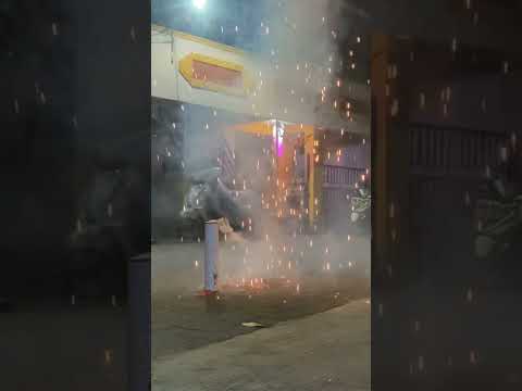 Funny Diwali vlog aaj to maja ayga 🎆 #Diwali #fireworks #Funny #comedy #funniestvideo #funnymoment