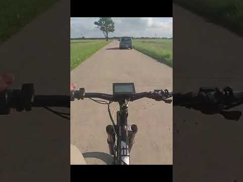 Mit dem E Bike Autos überholen... 80 km/h 4,2KW oder doch nur mit 45km/H? #shorts
