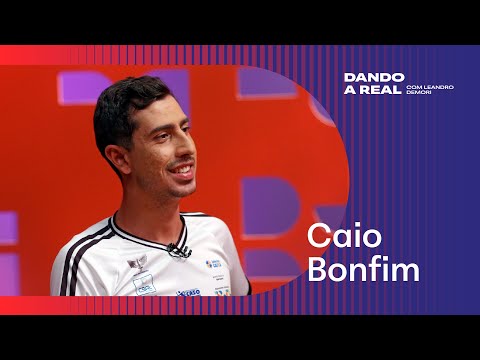 Medalhista olímpico Caio Bonfim é o convidado do Dando a Real com Leandro Demori