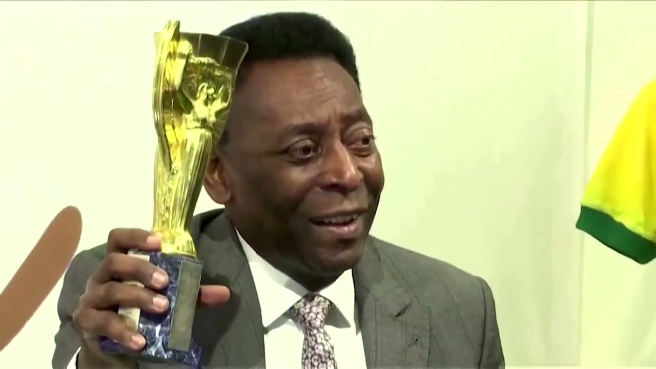 Fans shower soccer legend Pele with well wishes