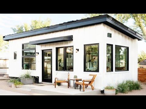 The small but luxurious and modern white little house makes everyone who sees it admire.