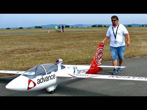 XXXL GIGANTIC RC FOX G-IIFX SCALE MODEL GLIDER DEMO FLIGHT / United-RC-Flights Bayreuth 2016 - UCH6AYUbtonG7OTskda1_slQ