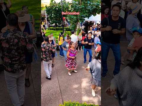 Baile y #tradicion #berriozábal #bailesmexicanos #danza #usa #tradiciones #baile #marimba #chiapas