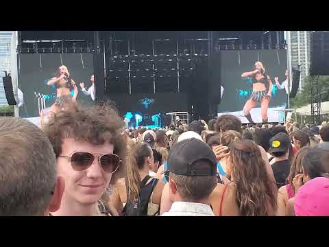 Charli XCX - Baby (Live @ Lollapalooza 2022)