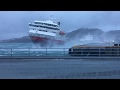 Accostage du bateau NordNorge par mauvais temps