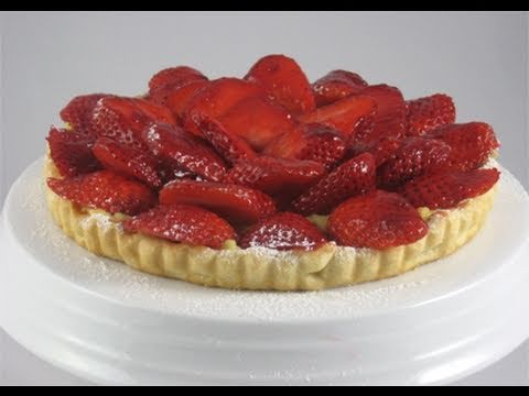 Strawberry Tart Recipe (Italian) / How-To Video - Laura Vitale "Laura In The Kitchen" Episode 33 - UCNbngWUqL2eqRw12yAwcICg