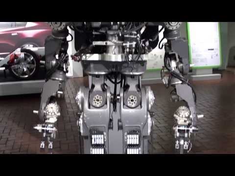 Honda Robot Asimo MotoGP Japan - UCtGnnbP52zy0sFCUPUui7_w