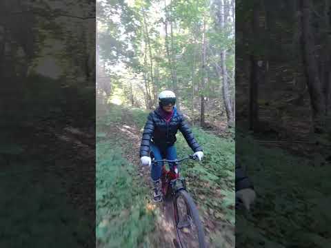 Катаюсь и в октябре по лесу на электровелосипеде. #cyclingfashion #мтб #электровелосипед #велосипед