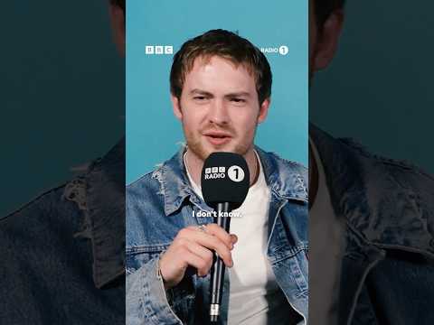 Can they guess the Charli XCX song?