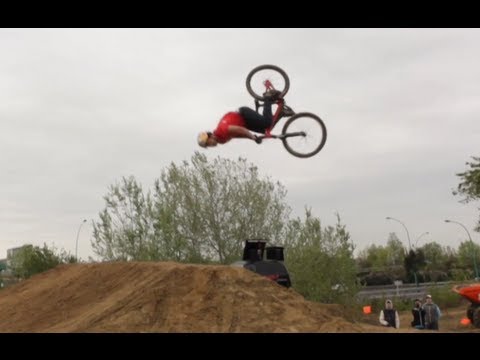 Freestyle MTB in France - Red Bull Backyard Diggers - UCblfuW_4rakIf2h6aqANefA