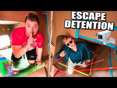 ESCAPE DETENTION!! Ultimate BOX FORT Highschool ESCAPE ROOM CHALLENGE (Part 1) - UCANBW6ACWi9huiCfbKk1pbQ