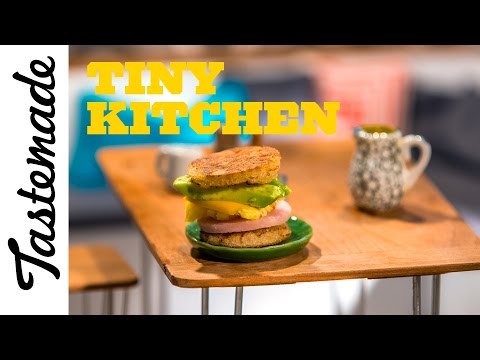 Tiny Breakfast Sandwich l Tiny Kitchen