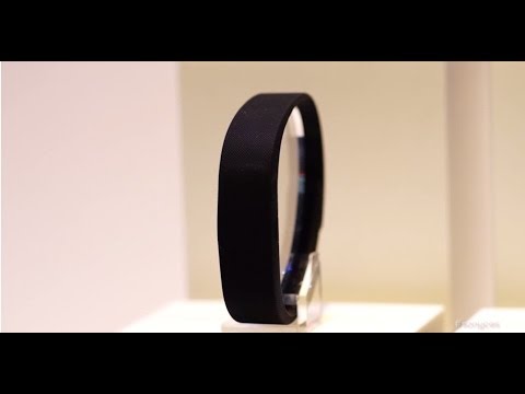 CES 2014 -- FIRST LOOK: New Wearable Technology from Sony - UCi63sVyu30O5re7skuOUEtA
