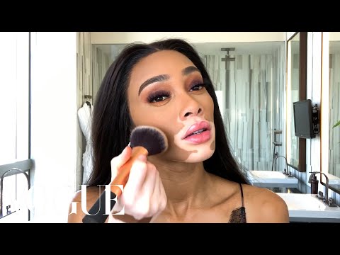 Winnie Harlow's Afterparty Beauty Look — Just in Time for Fashion Week | Beauty Secrets | Vogue - UCRXiA3h1no_PFkb1JCP0yMA