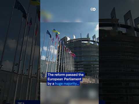 Europe's common charger law comes into force | DW News