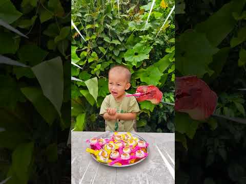 cute baby and dinosaur! p62 🦖🤣👶