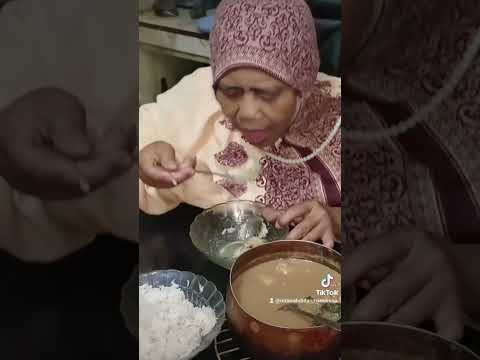 Lahap bener ! Makan kolak durian udah kayak makan nasi #lahap #kolak #kolakdurian #shorts