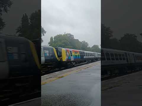 BOTH celebrity Class 444s pass Farnborough (Main) (444040+444019) #shorts