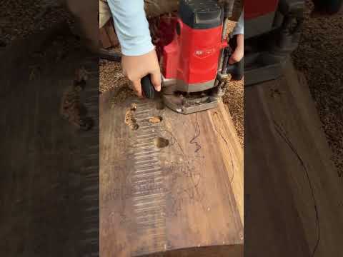 Cánh tủ chè cong cho bác khách  cùng quê