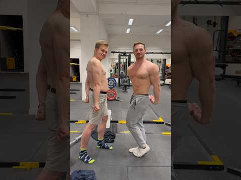Bodybuilder & Nerd posing #Swaglift