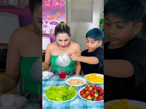 SANTI Y MAMÁ EN EL RESTAURANTE #santi #santioficial #funny #shorts