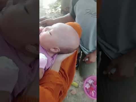 Momen lucu dan kasian bayi 40 hari lagi d cukur(si Gea)