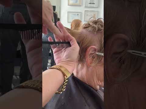 Women haircut short layers #haircut #hair #hairstyle