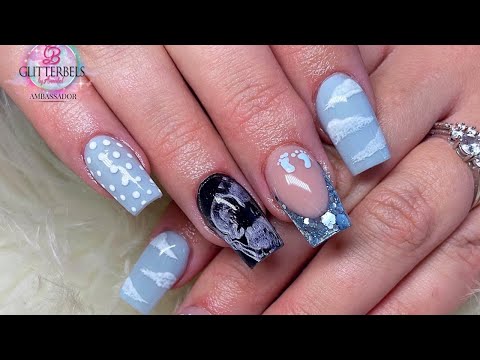 Baby shower scan acrylic nails. #baby #acrylicnails #glitterbels #decals