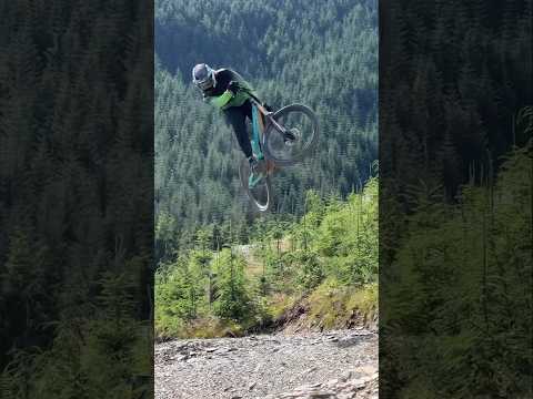 Scenic sends! Yt Tues blasting #mtb #dyfibikepark