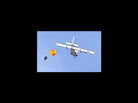 Huge Cargo Plane Dropping Stuff - UCq2rNse2XX4Rjzmldv9GqrQ