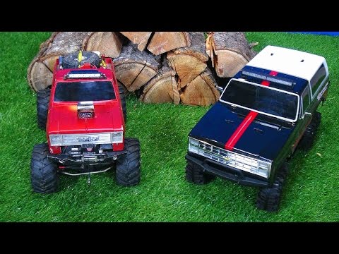 RC ADVENTURES - AXiAL BEAST vs Vaterra ASCENDER - Indoor Crawling with 4x4 Trail Trucks - UCxcjVHL-2o3D6Q9esu05a1Q