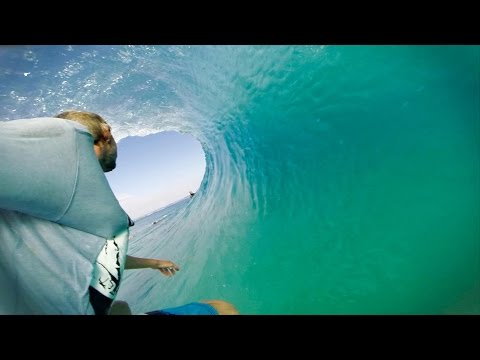 GoPro Surf: Riding a Crowded Wave at Snapper Rocks - UCqhnX4jA0A5paNd1v-zEysw