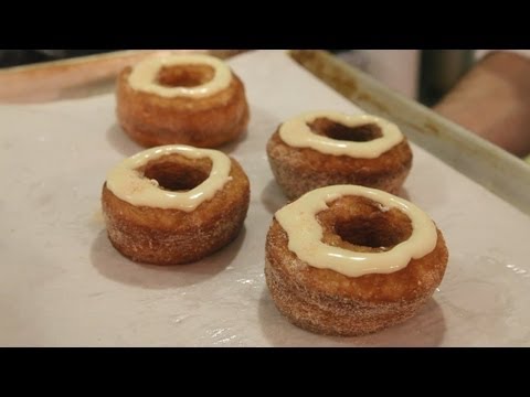 How To Make A Cronut - UCcyq283he07B7_KUX07mmtA