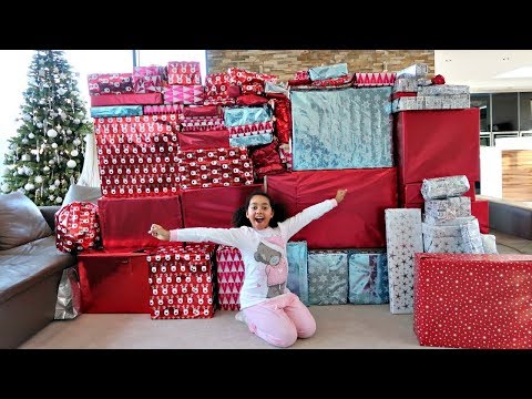 Christmas Morning 2017 Tiana And Family Opening Presents - Toys AndMe Special - UC6sSkkemzPjmrzS0Y0V_2zw