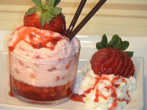 Vasitos de crema y gelatina con fresas - La Cocina de Loli Domínguez - UC5ONfXPjWgqElh0NZaRJ1tg