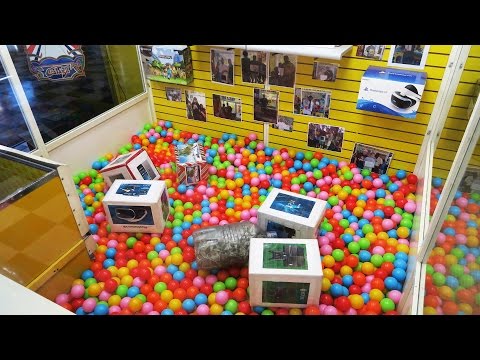 $250 CASH, VR, XBOX, PS4, and IPAD in this HUGE Claw Machine!!! - UCYBSaV5kXMCSlj0S4cnIThA