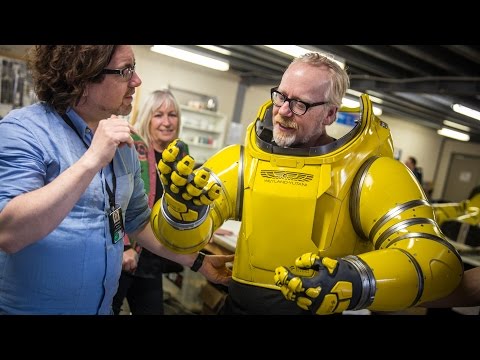 Adam Savage Puts On Alien: Covenant's Spacesuit! - UCiDJtJKMICpb9B1qf7qjEOA