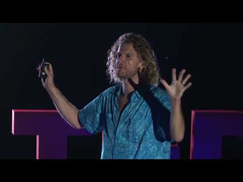 How we can hack the surfaces around us with projection mapping | Joe Crossley | TEDxUbud - UCsT0YIqwnpJCM-mx7-gSA4Q