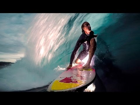 GoPro Surf: Jamie O'brien Lights up the Night at Pipeline - UCqhnX4jA0A5paNd1v-zEysw