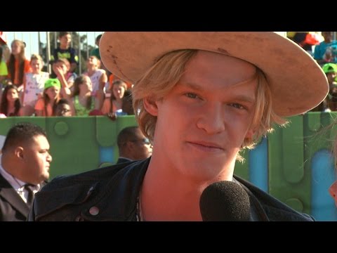 Cody Simpson Responds to Gigi Hadid Cocaine Scandal: 'She Would Never Do Anything Like That' - UCdtXPiqI2cLorKaPrfpKc4g