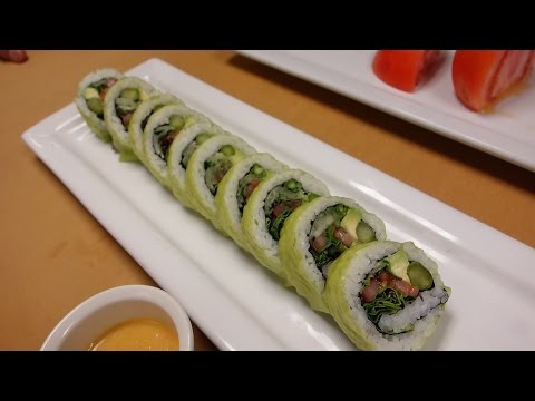 Fresh Salad Roll - How To Make Sushi Series - UCbULqc7U1mCHiVSCIkwEpxw