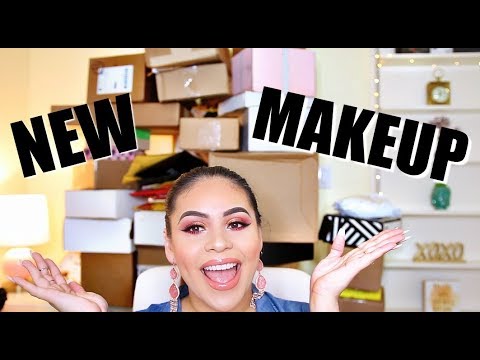 HUGE PR UNBOXING: SO MUCH FREE MAKEUP 2018 | JuicyJas - UCqTR5f7YkGro3cPv23SqcqQ