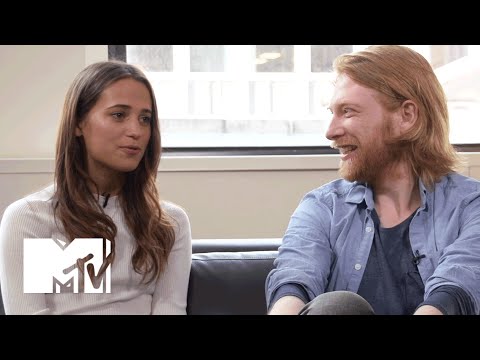 ‘Ex Machina’ Star Alicia Vikander On Oscar Isaac’s Dance Moves | MTV News - UCxAICW_LdkfFYwTqTHHE0vg