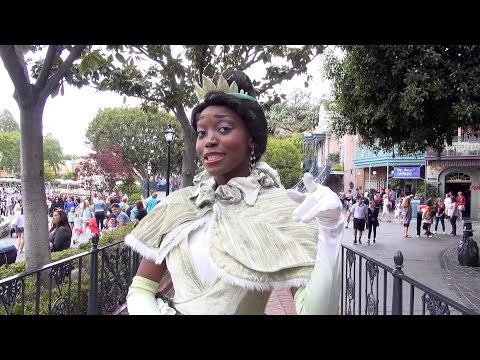 Princess Tiana Gives Advice on Where to Find Good Beignets at Disneyland   60th Anniversary - UCe-gHr2O_LP7t0YJYHZQZlg